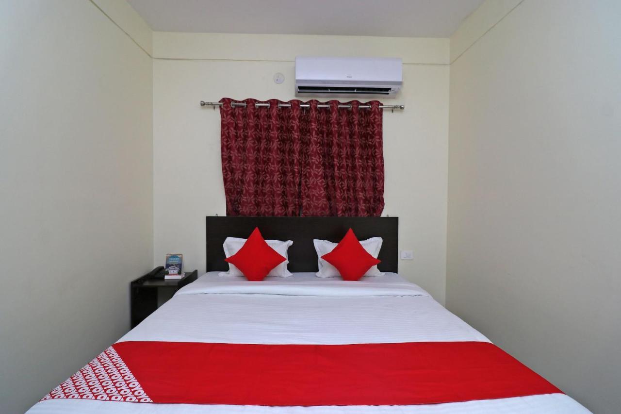 Oyo Hotel Ayush Palace Kattak Kültér fotó