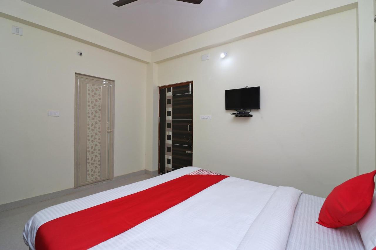 Oyo Hotel Ayush Palace Kattak Kültér fotó