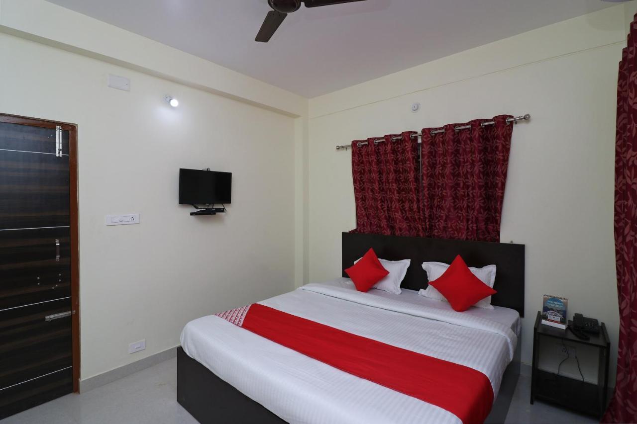 Oyo Hotel Ayush Palace Kattak Kültér fotó