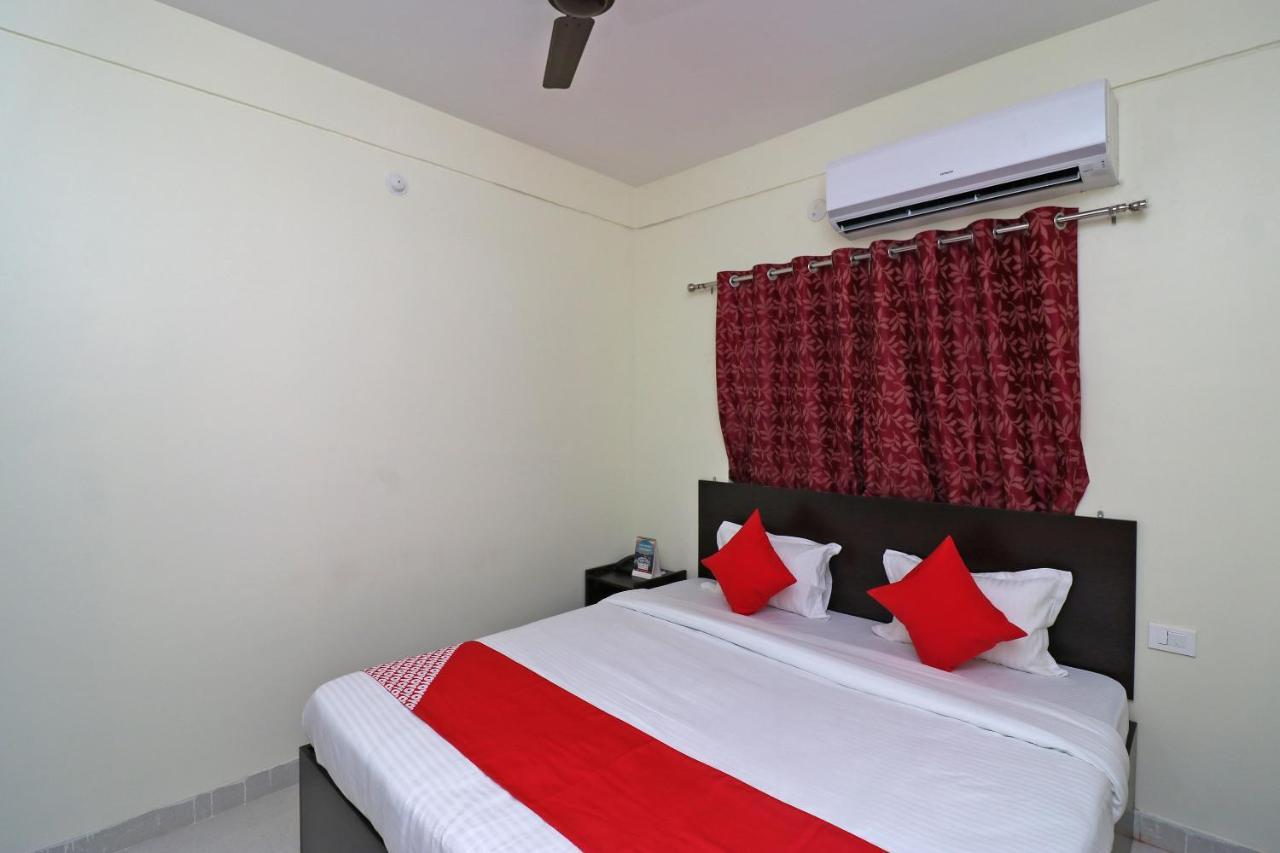 Oyo Hotel Ayush Palace Kattak Kültér fotó