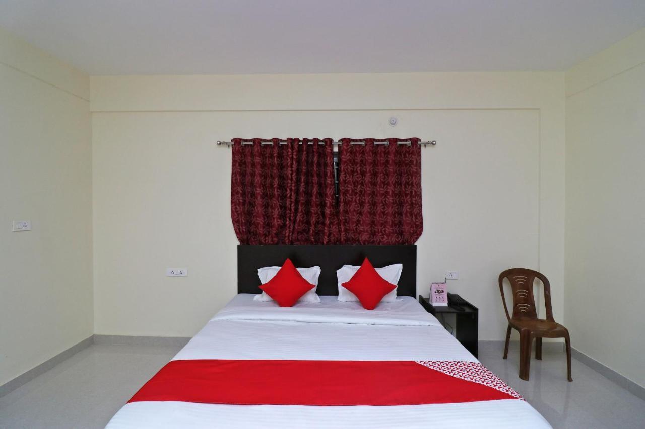 Oyo Hotel Ayush Palace Kattak Kültér fotó