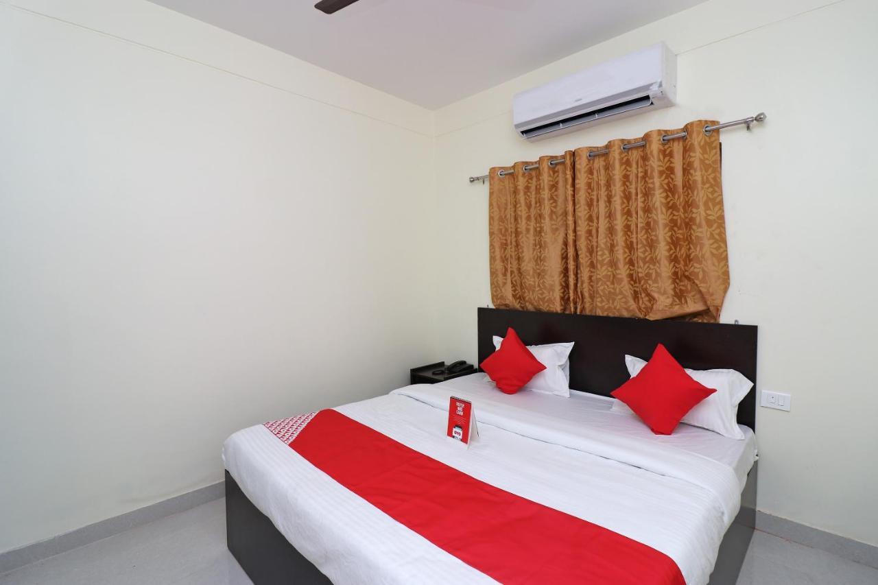 Oyo Hotel Ayush Palace Kattak Kültér fotó