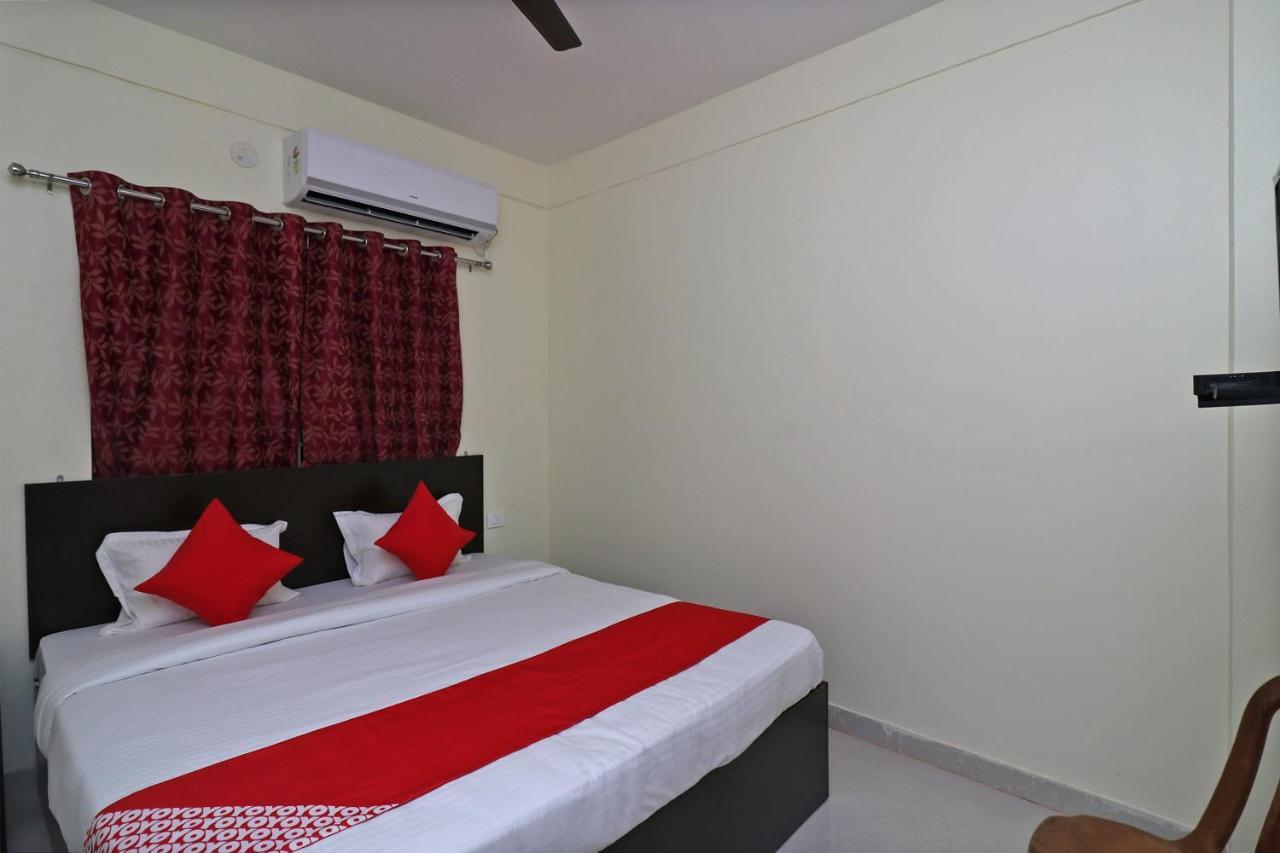Oyo Hotel Ayush Palace Kattak Kültér fotó