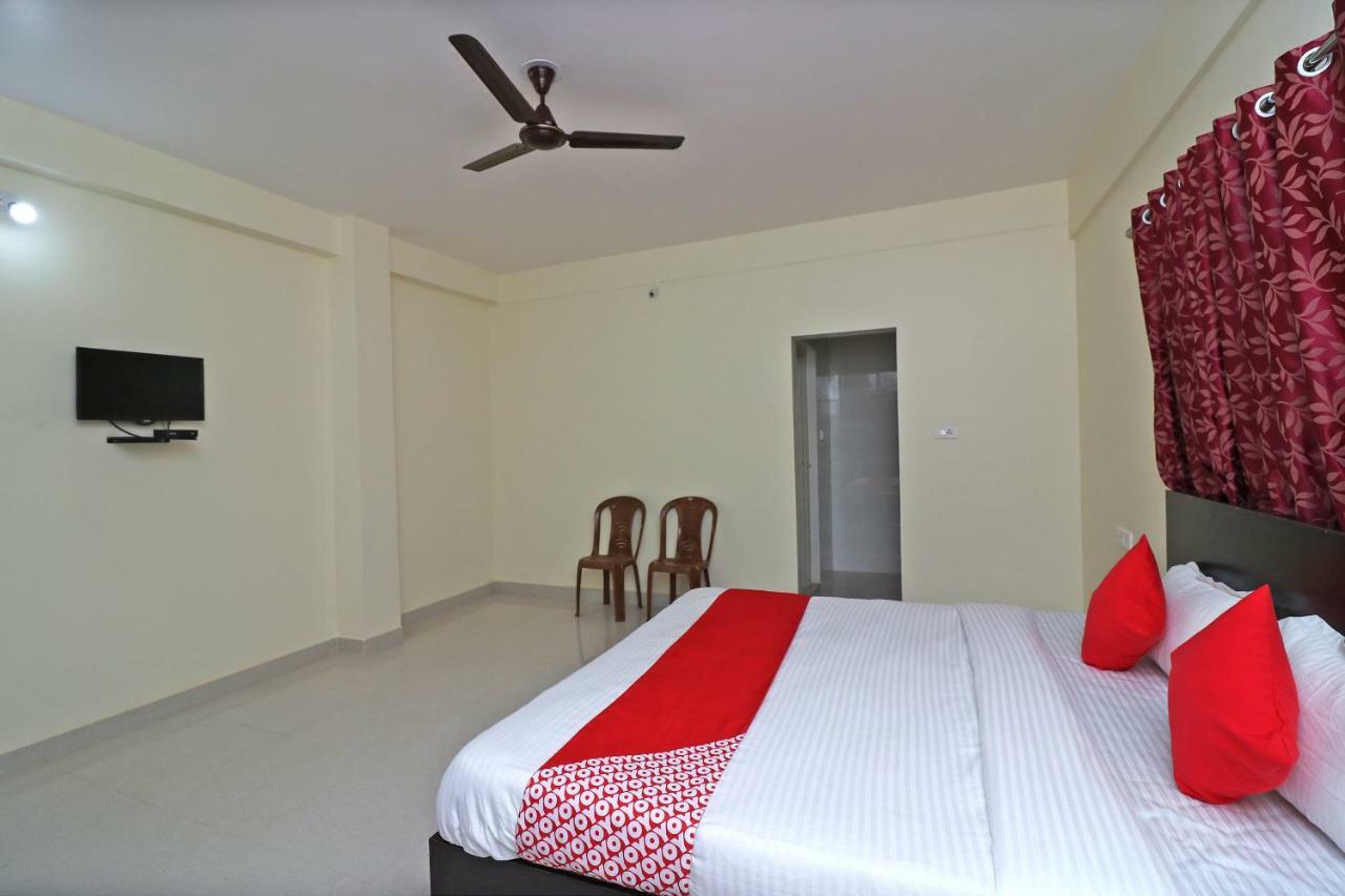 Oyo Hotel Ayush Palace Kattak Kültér fotó