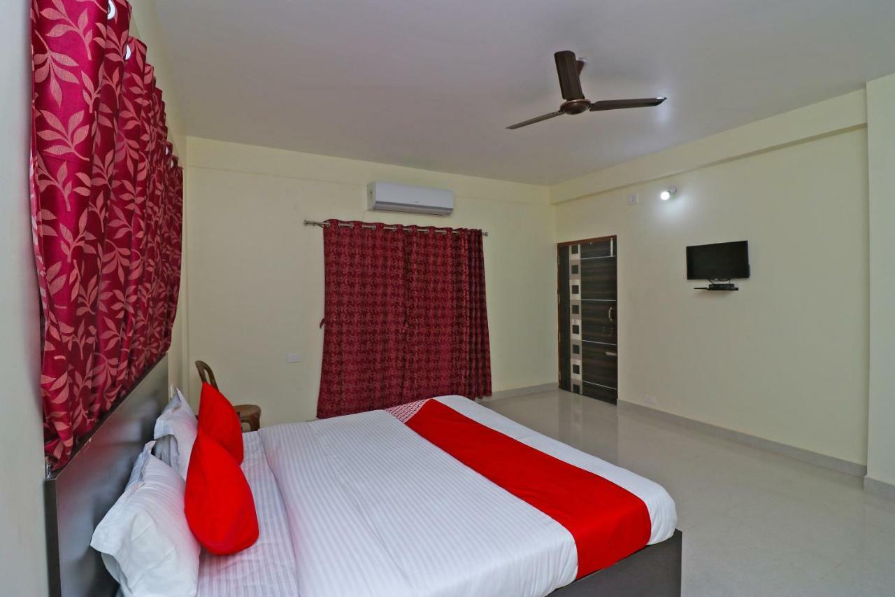 Oyo Hotel Ayush Palace Kattak Kültér fotó