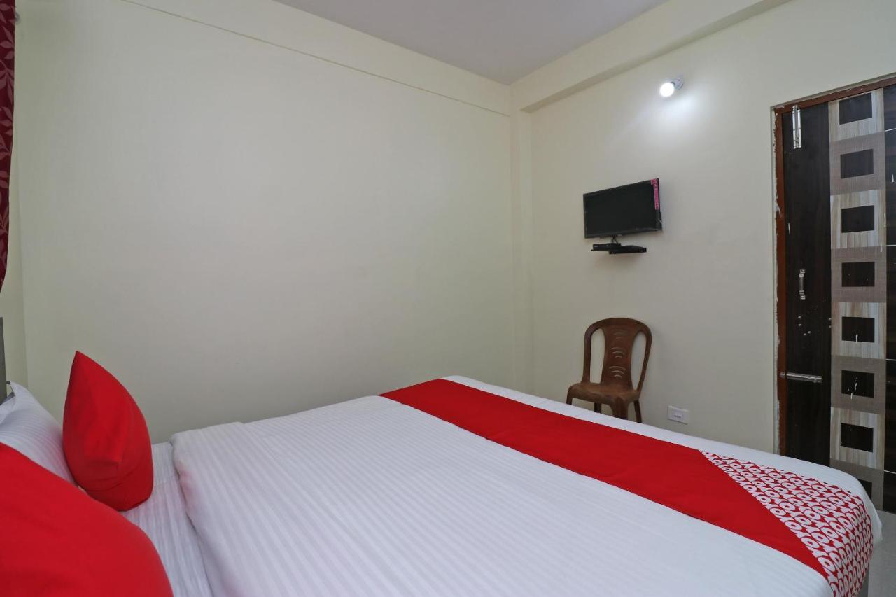 Oyo Hotel Ayush Palace Kattak Kültér fotó